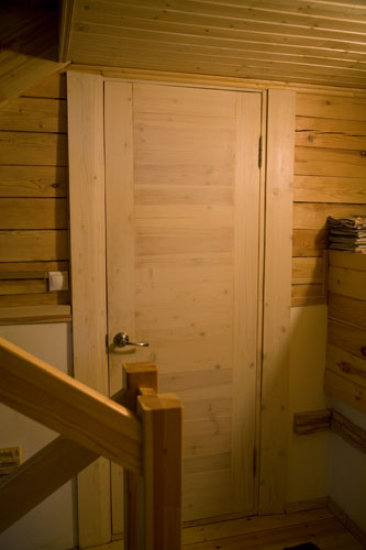 Входные деревянные двери для дачи или частного дома: как сделать правильный выбор?